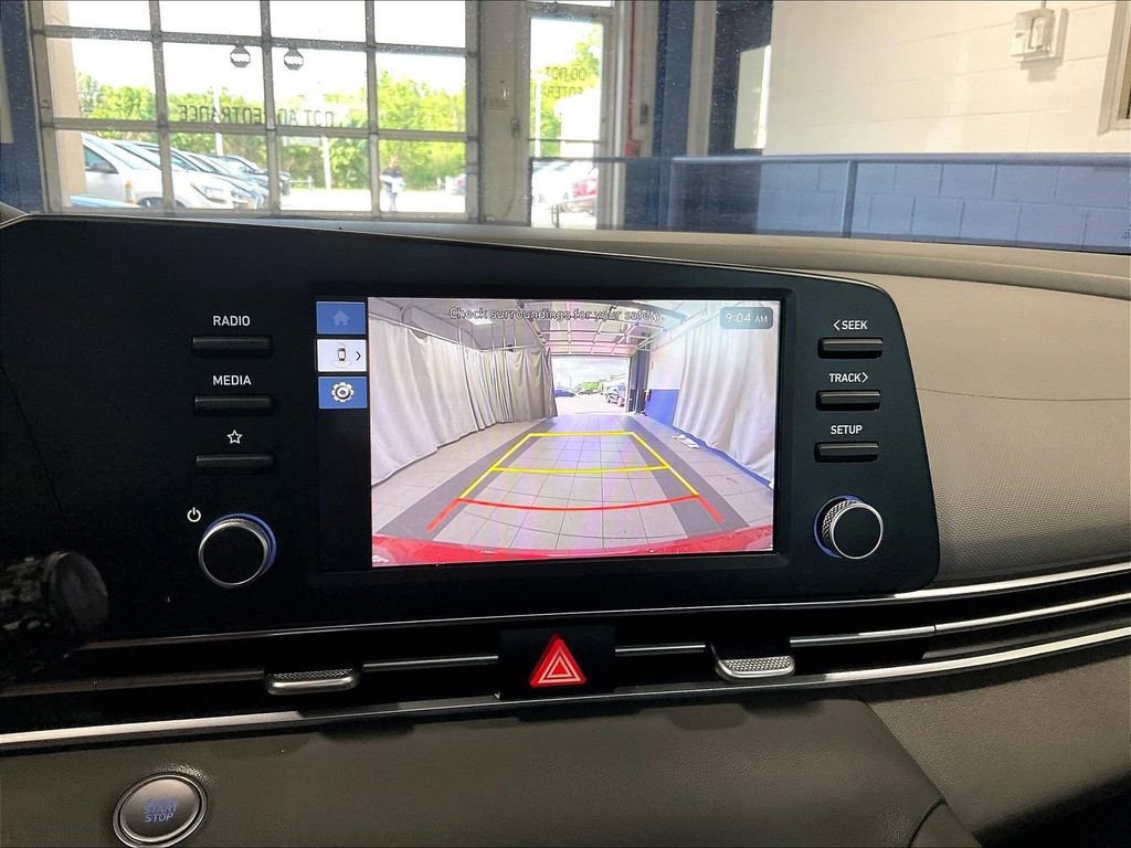Certified 2025 Hyundai Elantra Sport FWD image 19