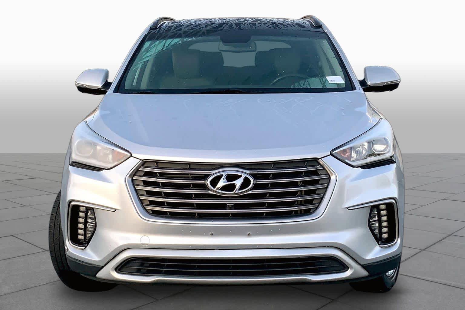 Used 2017 Hyundai Santa Fe Limited w/ Cargo Package AWD/4WD image 4