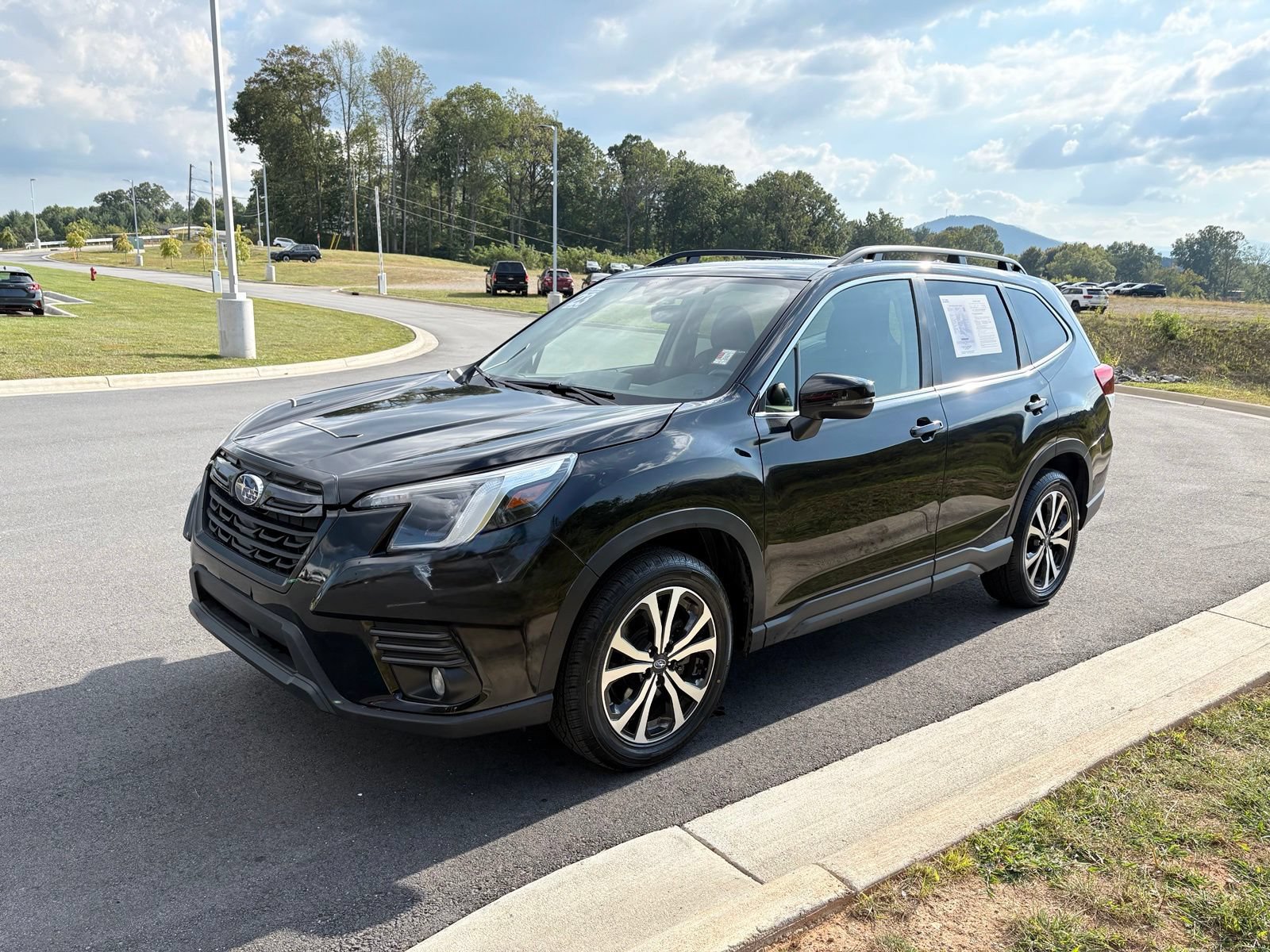 Certified 2023 Subaru Forester Limited AWD/4WD image 3
