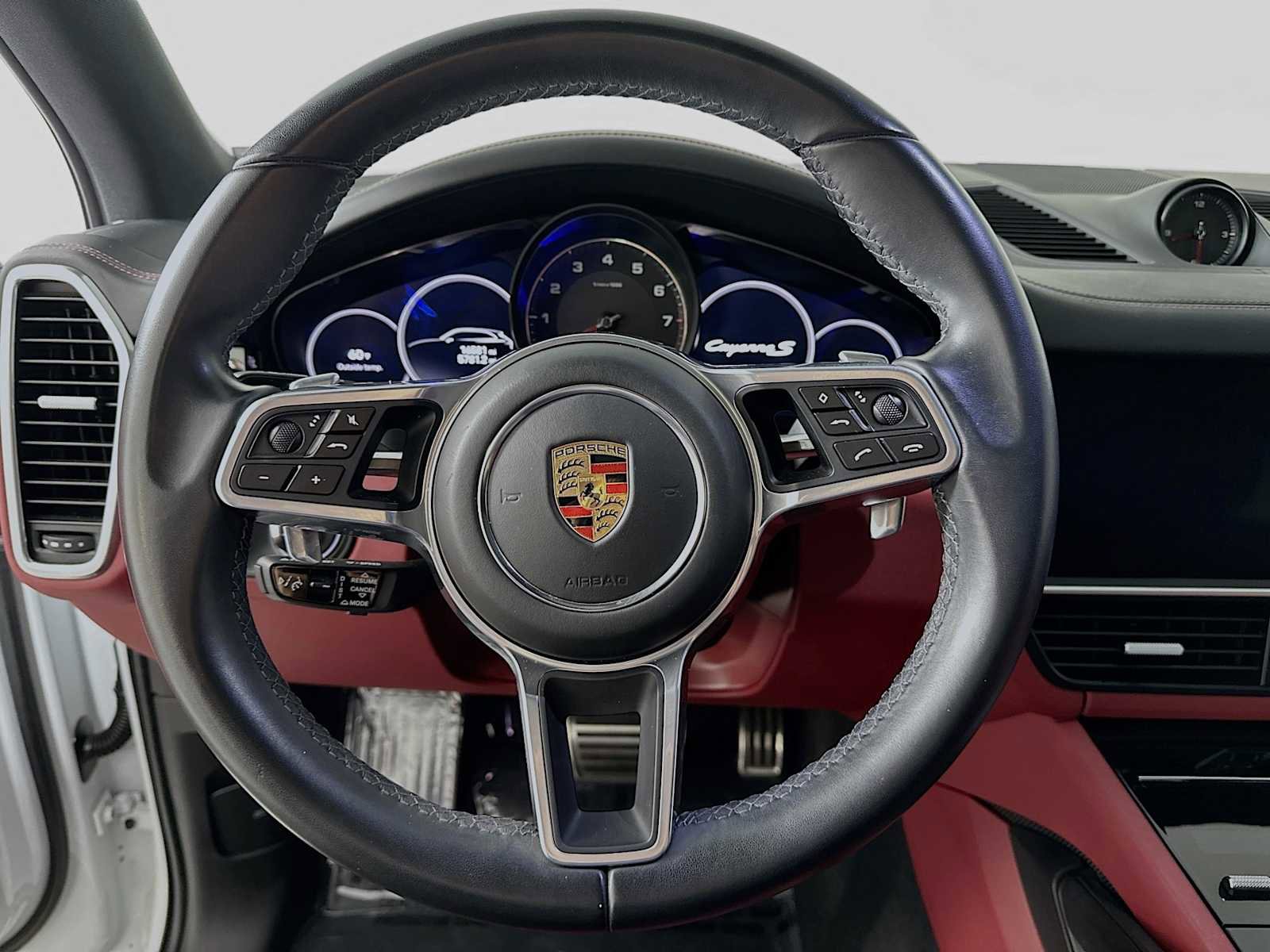 Certified 2023 Porsche Cayenne S Platinum w/ Premium Package Plus image 15