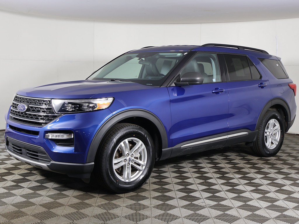 Used 2023 Ford Explorer XLT w/ Equipment Group 202A AWD/4WD image 7