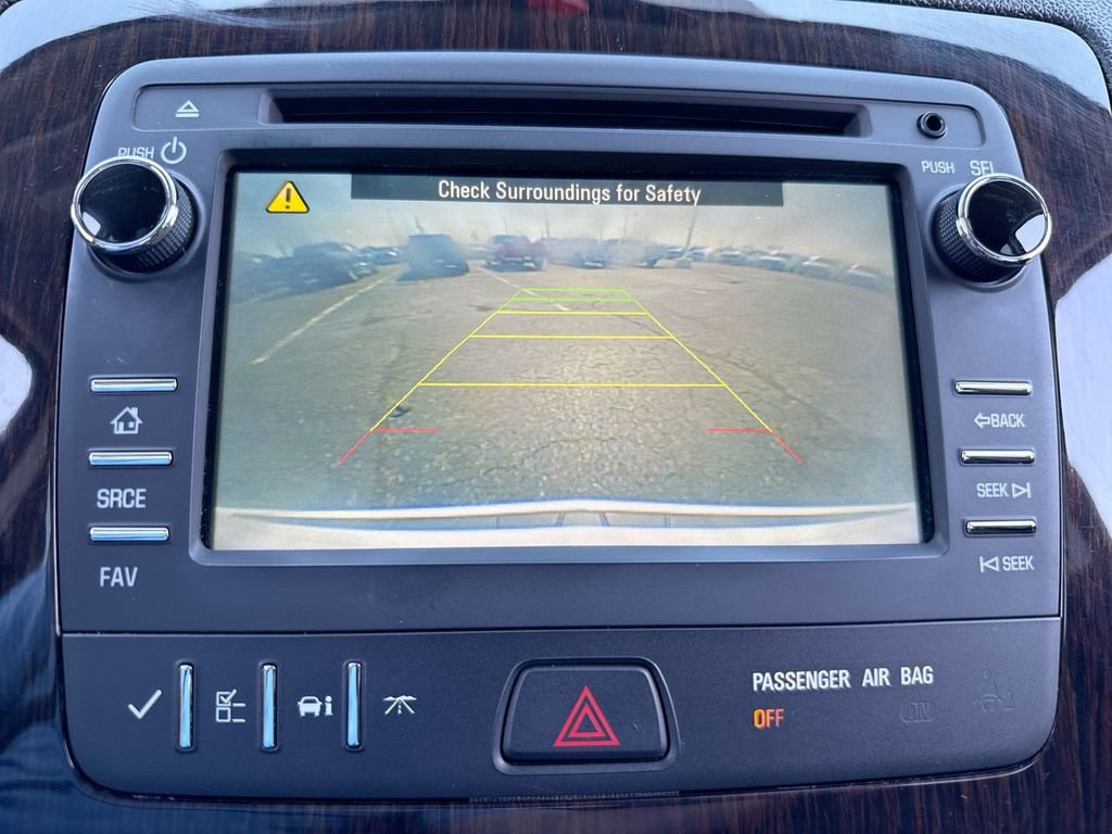 Used 2017 Chevrolet Traverse LT w/ Style and Technology Package FWD image 17