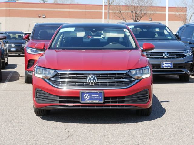 Used 2023 Volkswagen Jetta SE w/ Panoramic Sunroof Package image 2
