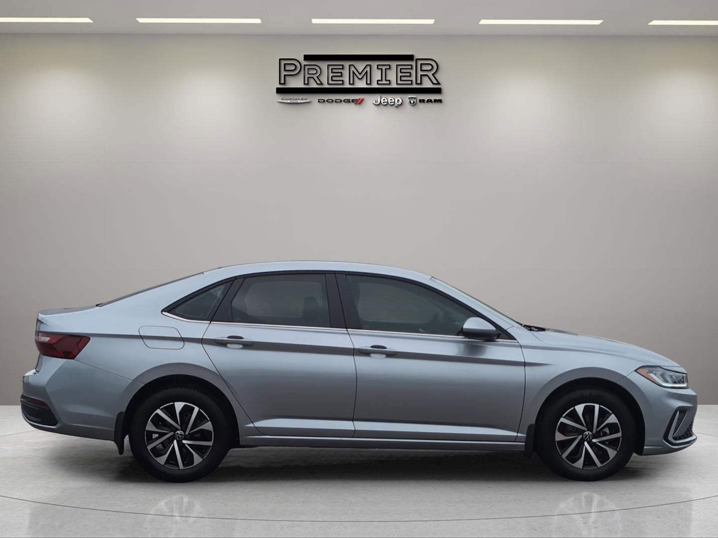 Used 2025 Volkswagen Jetta S image 7