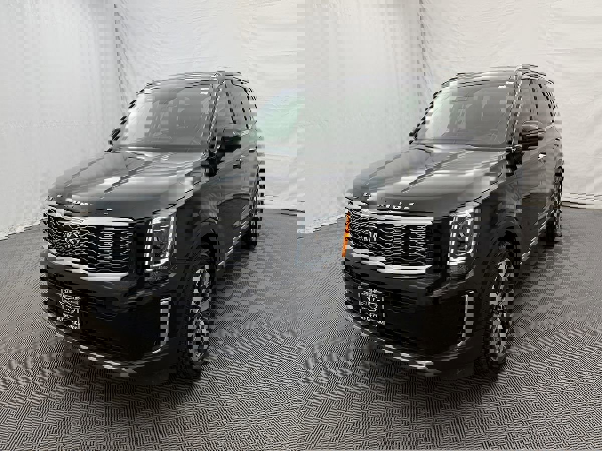 Used 2020 Kia Telluride S w/ S 8 Passenger Seating Package AWD/4WD image 2