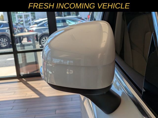 Used 2023 Volvo XC90 B6 Plus image 11