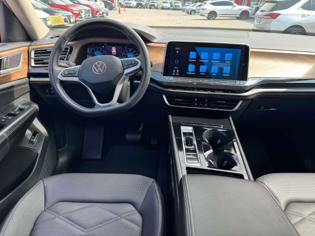 Certified 2026 Volkswagen Atlas SE w/ Panoramic Sunroof Package AWD/4WD image 13