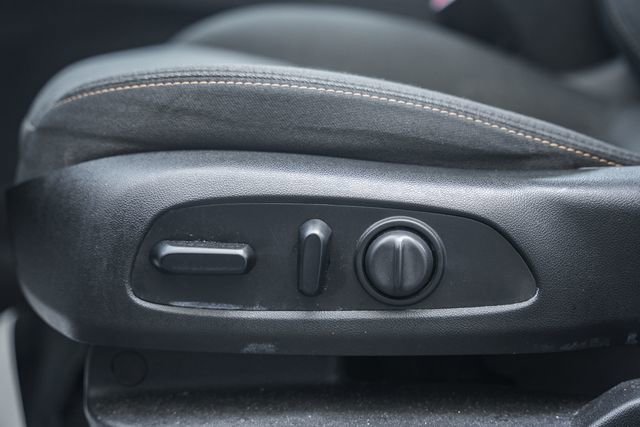 Used 2021 Chevrolet Equinox LT image 38