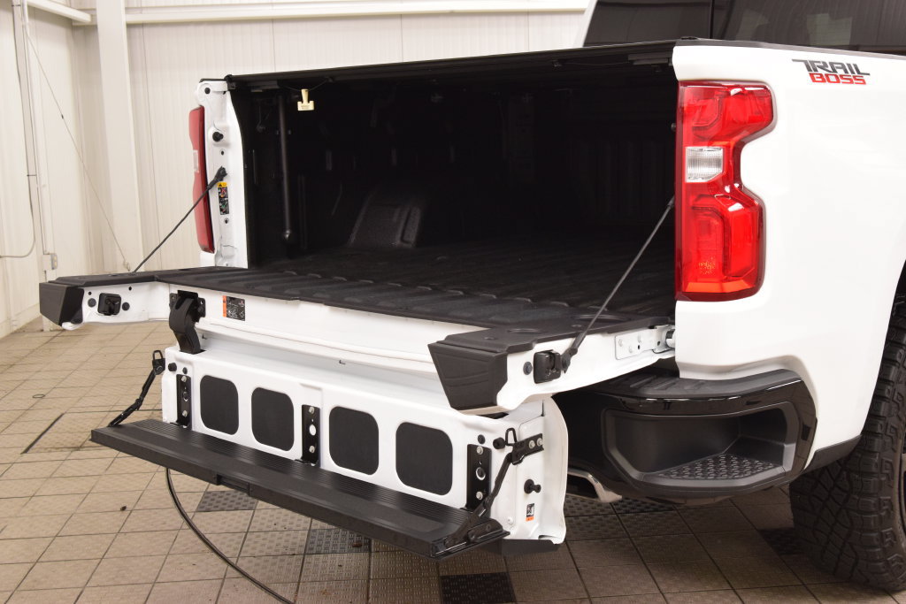 Used 2024 Chevrolet Silverado 1500 LT Trail Boss w/ Convenience Package II AWD/4WD image 29