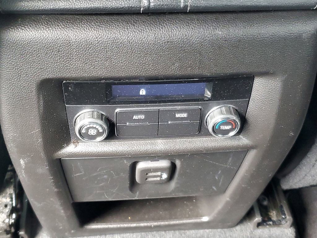 Used 2022 Chevrolet Traverse LT image 13