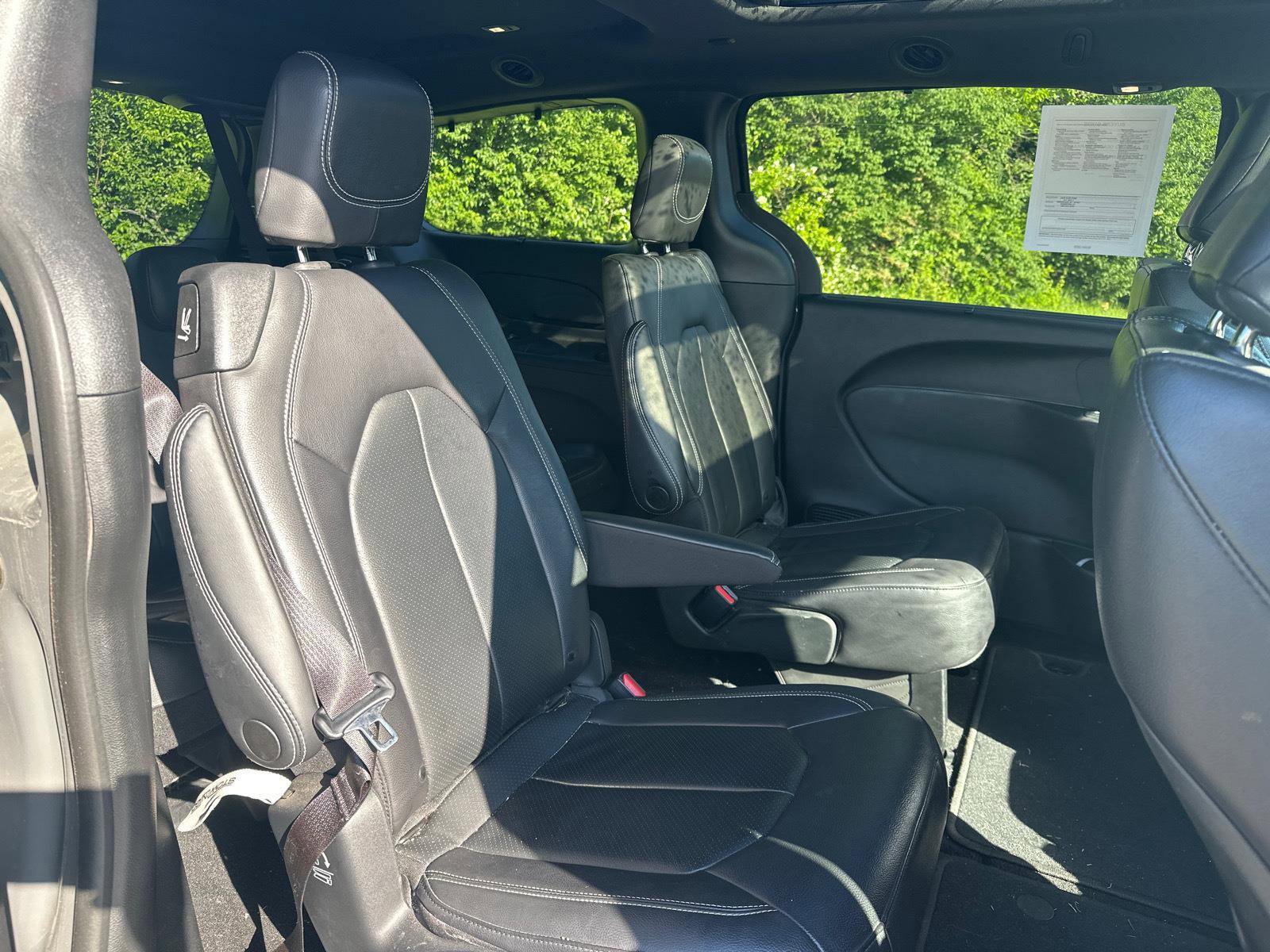 Used 2022 Chrysler Pacifica Touring-L w/ S Appearance Package FWD image 22