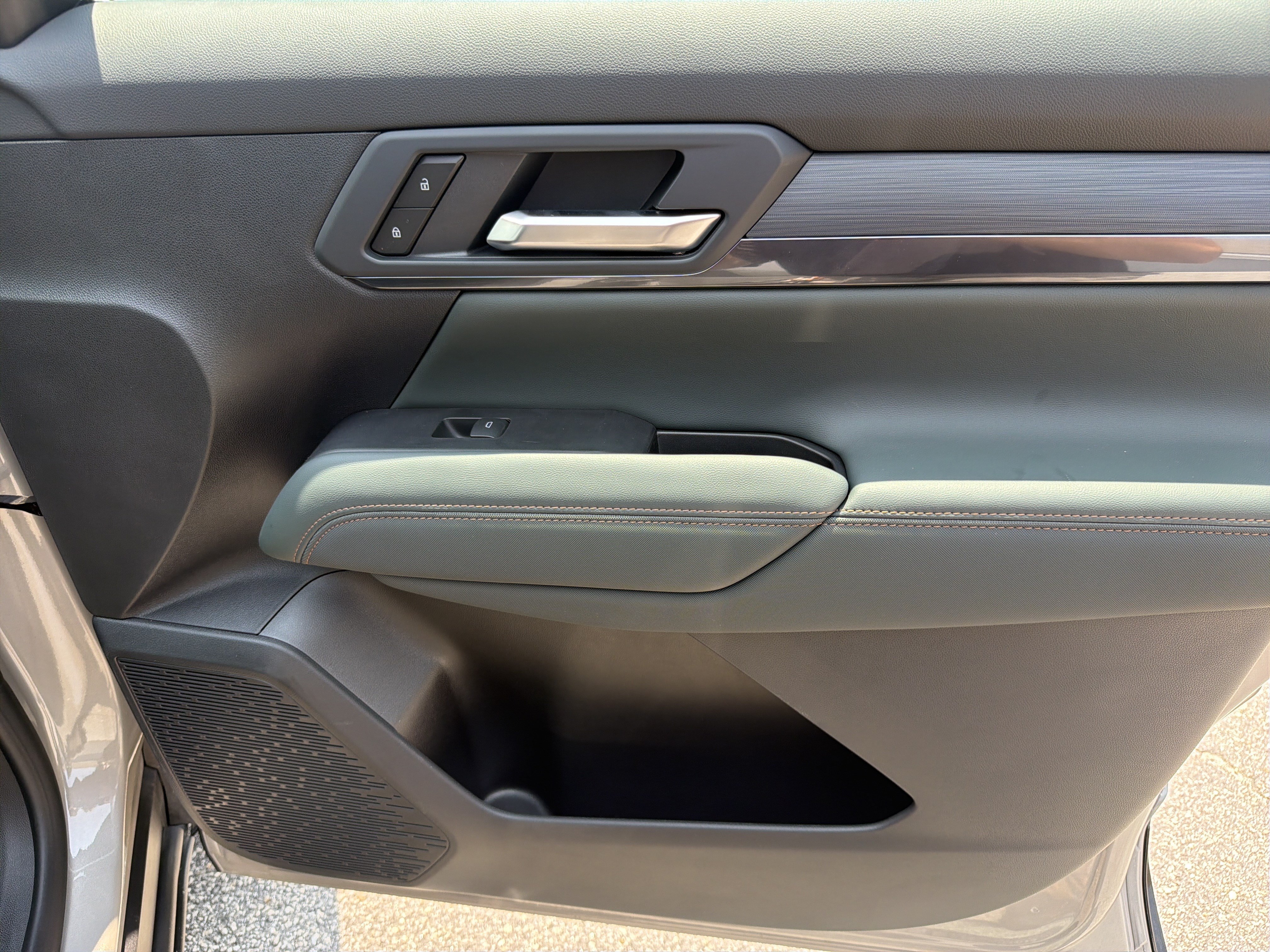 New 2026 GMC Terrain AT4 w/ Technology Package II AWD/4WD image 15