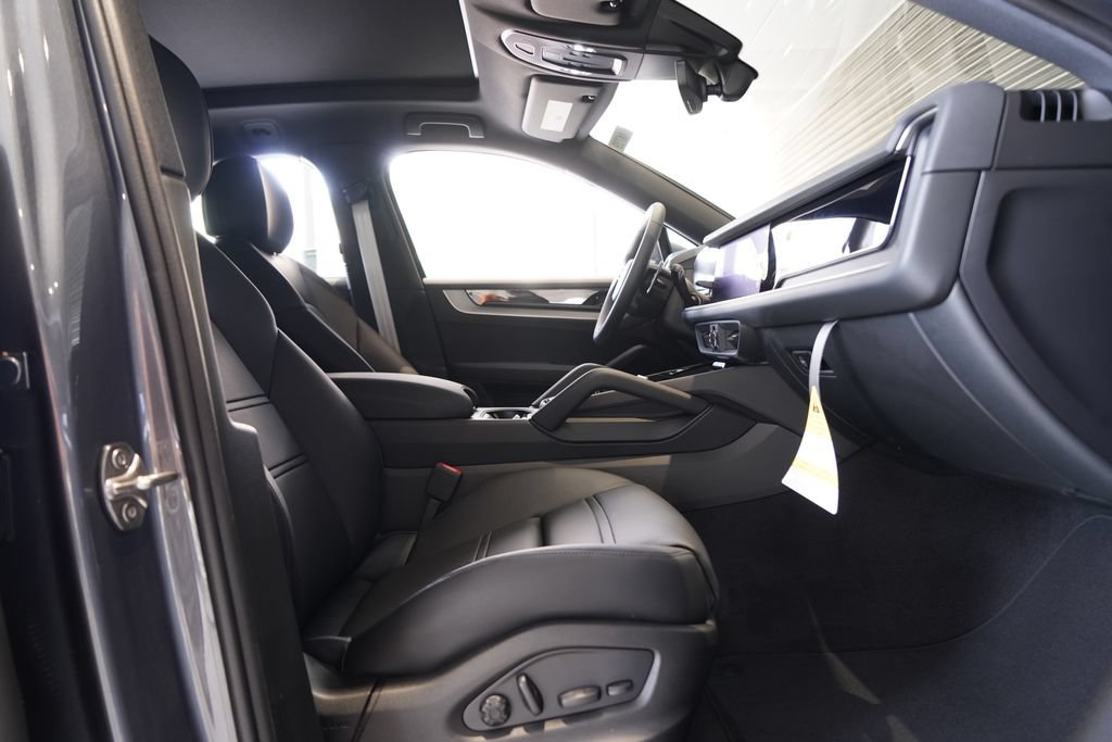New 2026 Porsche Cayenne Coupe AWD/4WD image 20