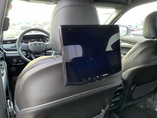 New 2023 Jeep Grand Cherokee Trailhawk w/ Luxury Tech Group III image 13