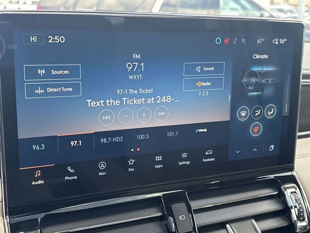 Used 2024 Lincoln Navigator L Reserve image 13