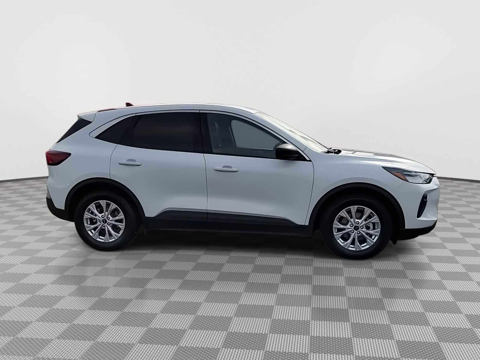 Used 2024 Ford Escape Active FWD image 9