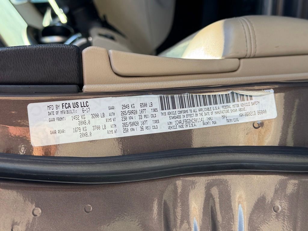 Used 2017 Jeep Grand Cherokee Limited image 36