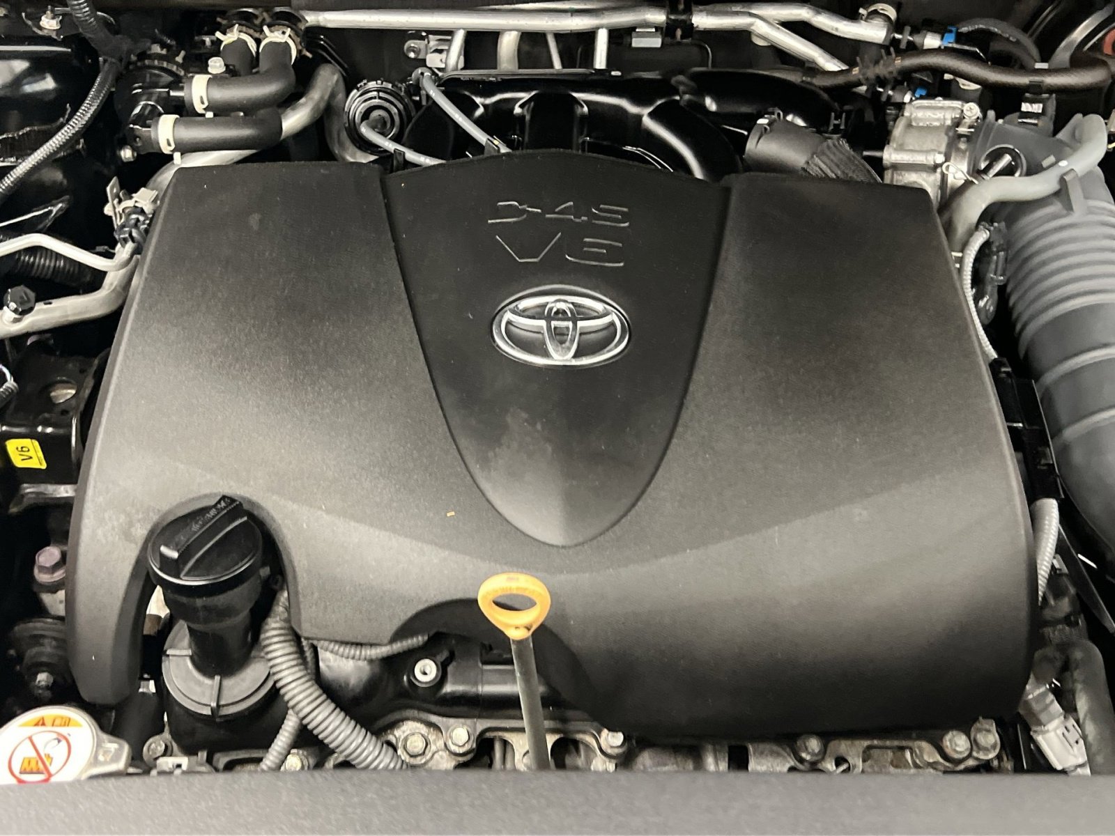 Used 2022 Toyota Highlander LE AWD/4WD image 25