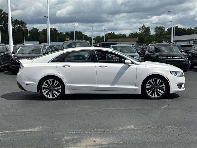Used 2019 Lincoln MKZ Reserve FWD image 2