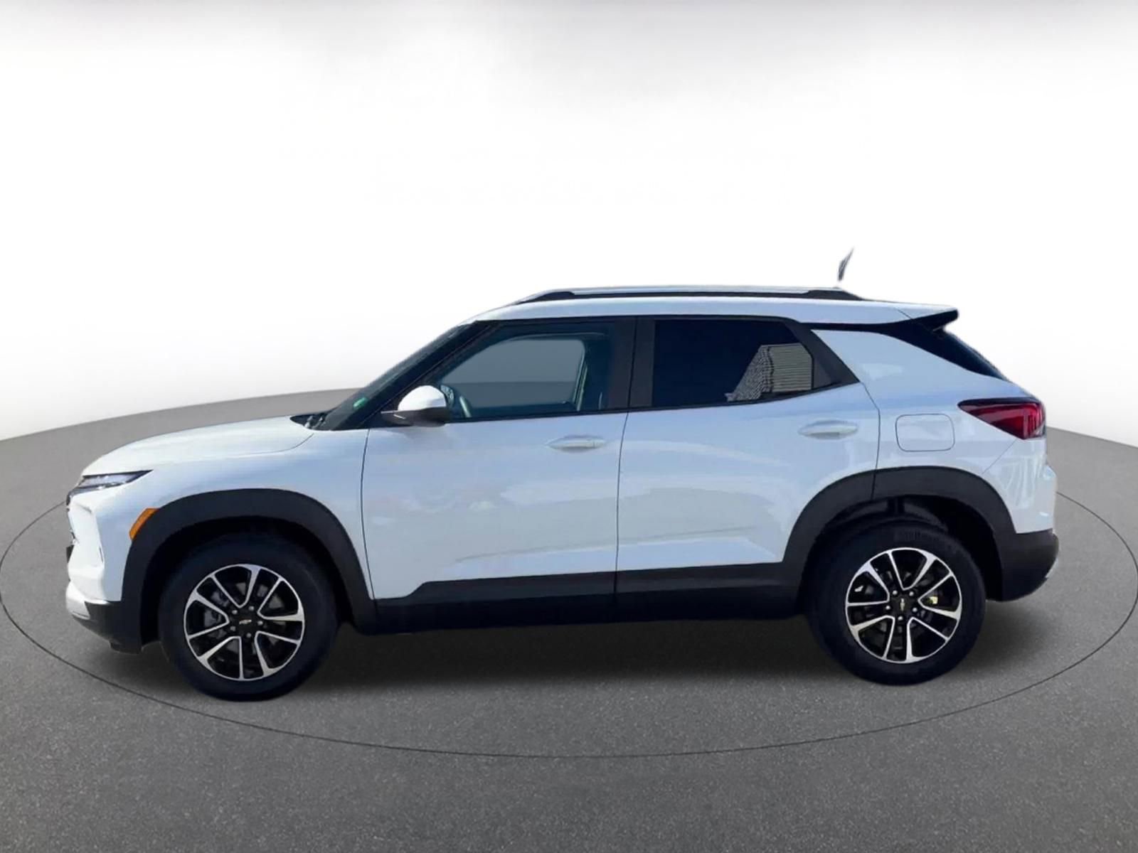 Used 2025 Chevrolet TrailBlazer LT image 9