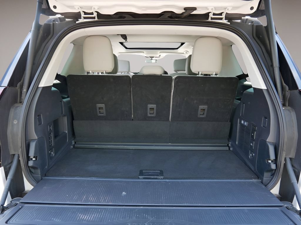 Used 2025 Ford Expedition Active AWD/4WD image 12