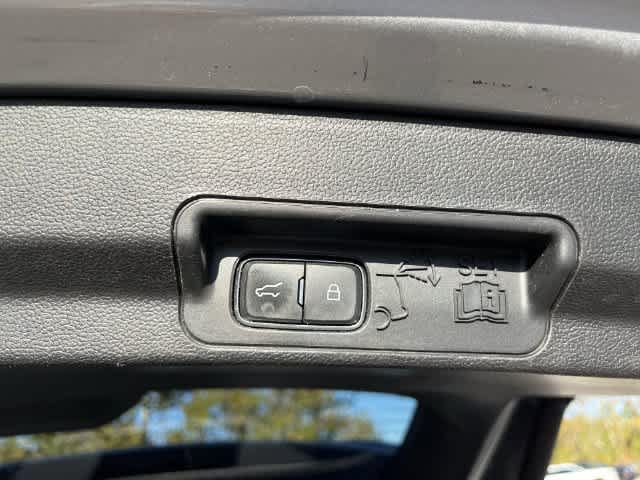 Used 2020 Ford Explorer ST w/ Premium Technology Package AWD/4WD image 33