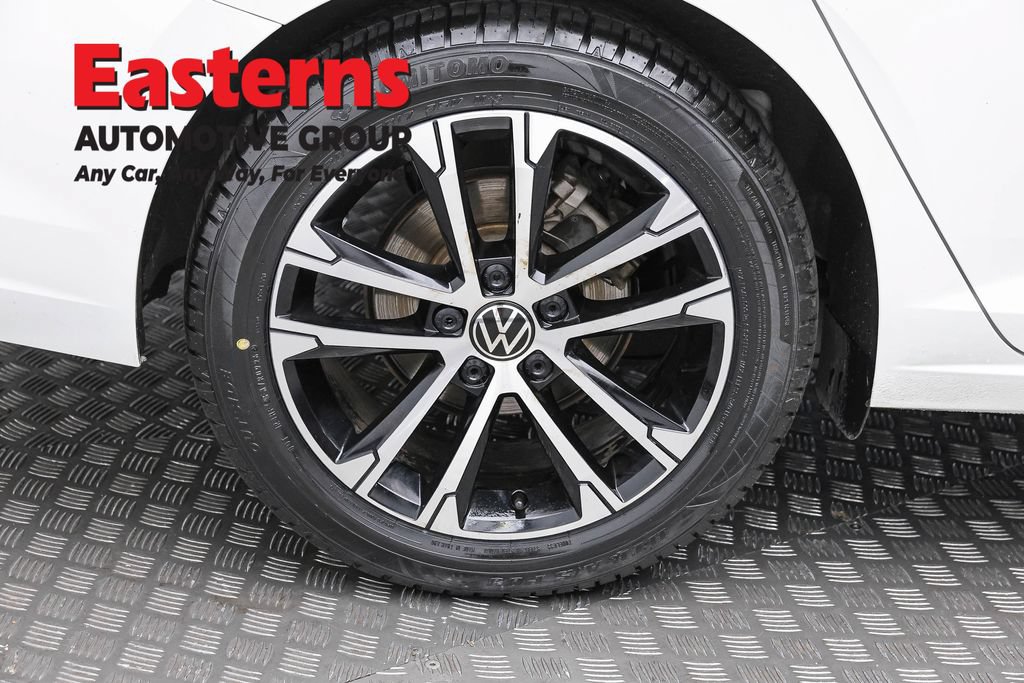 Used 2025 Volkswagen Jetta Sport FWD image 29