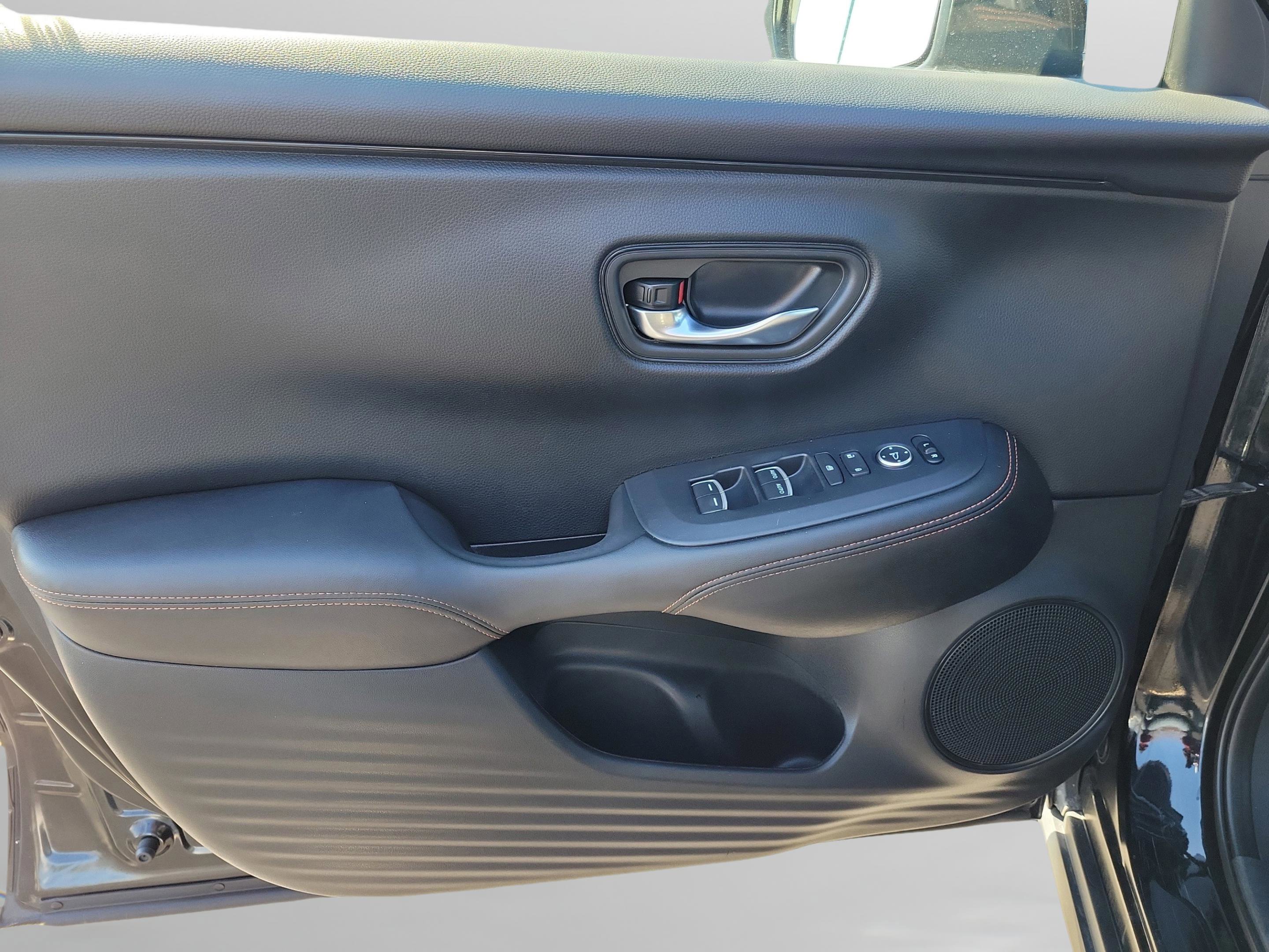 Certified 2025 Honda HR-V Sport image 17