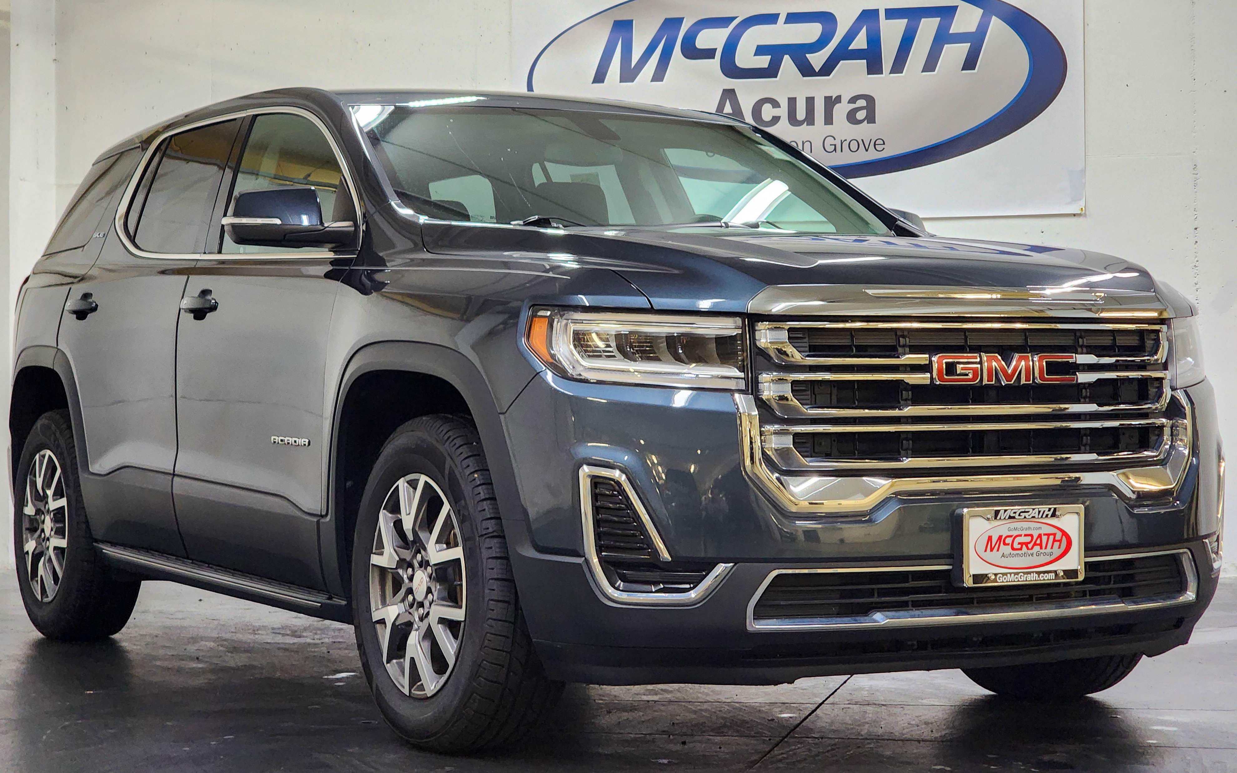 Used 2020 GMC Acadia SLE image 2