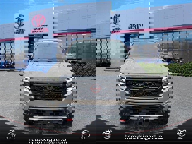 Used 2023 Nissan Frontier PRO-4X w/ Pro Convenience Package image 8