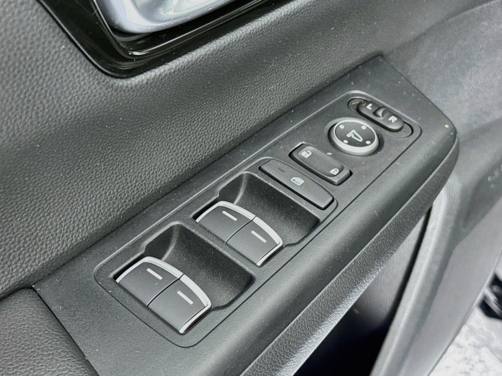 Certified 2025 Honda CR-V EX-L image 17