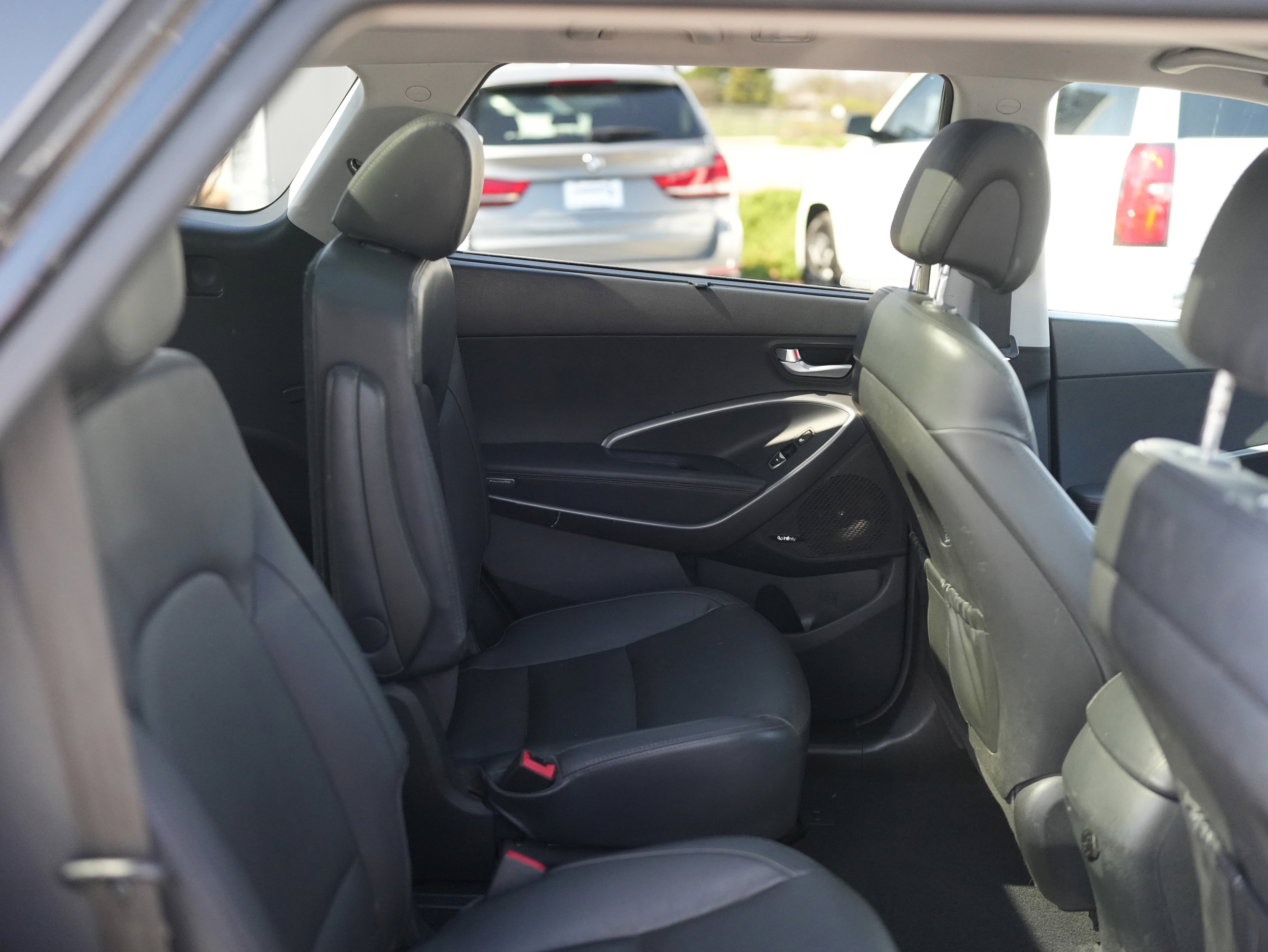 Used 2015 Hyundai Santa Fe Limited w/ Option Group 04 AWD/4WD image 23