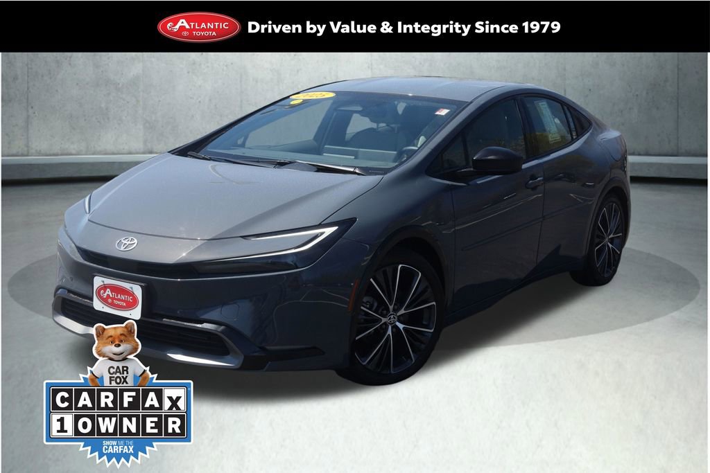 Used 2025 Toyota Prius XLE AWD/4WD image 1