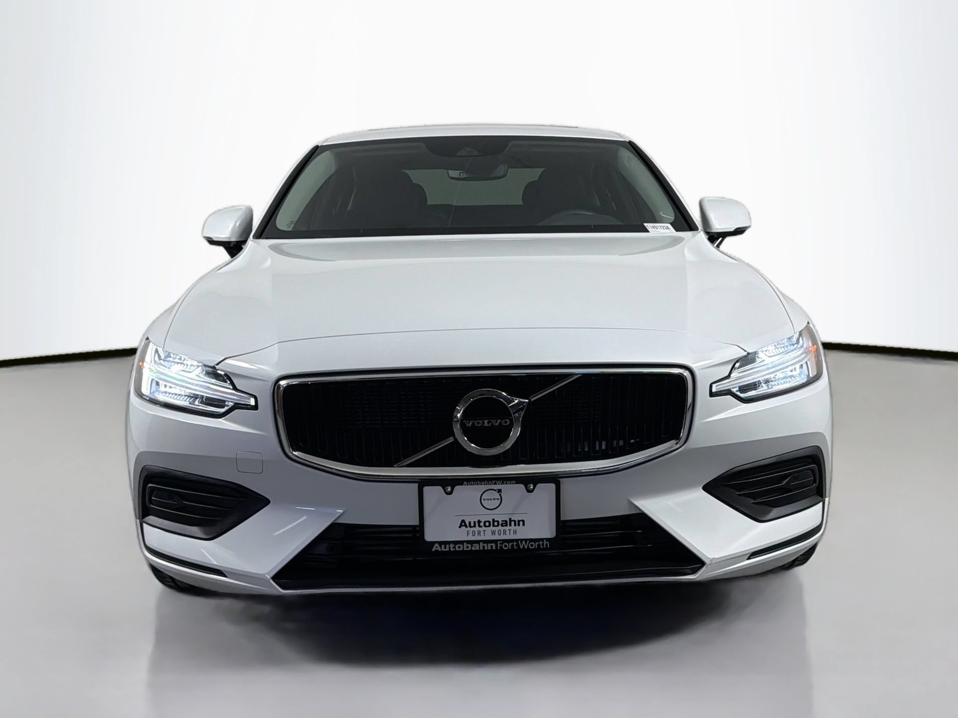 Used 2020 Volvo S60 T5 Momentum FWD image 2