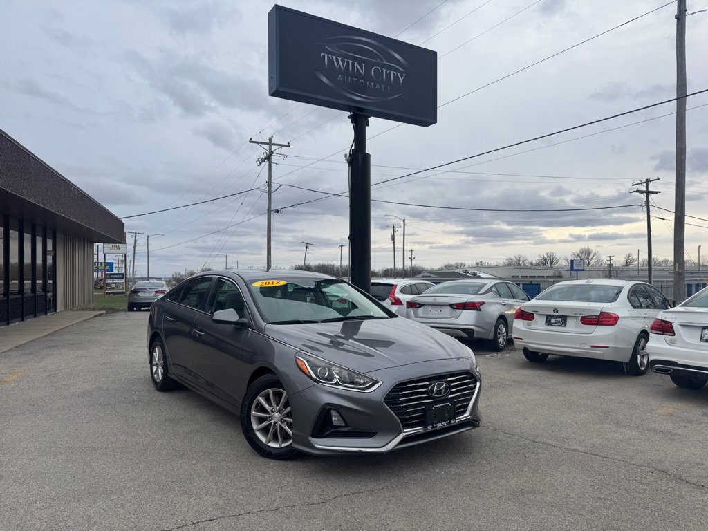 Used 2018 Hyundai Sonata SE image 1