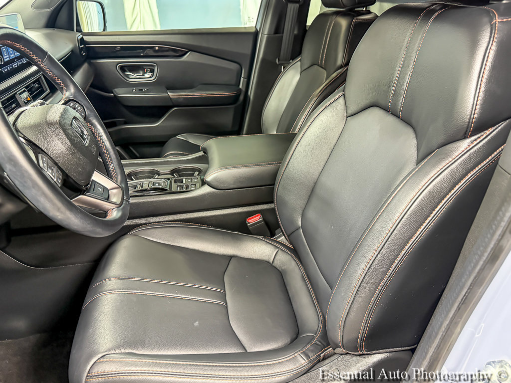 Used 2025 Honda Pilot TrailSport image 9