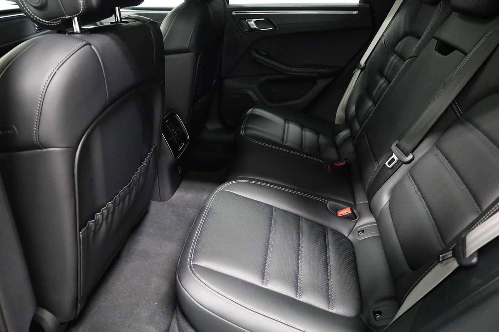 Certified 2025 Porsche Macan GTS image 36