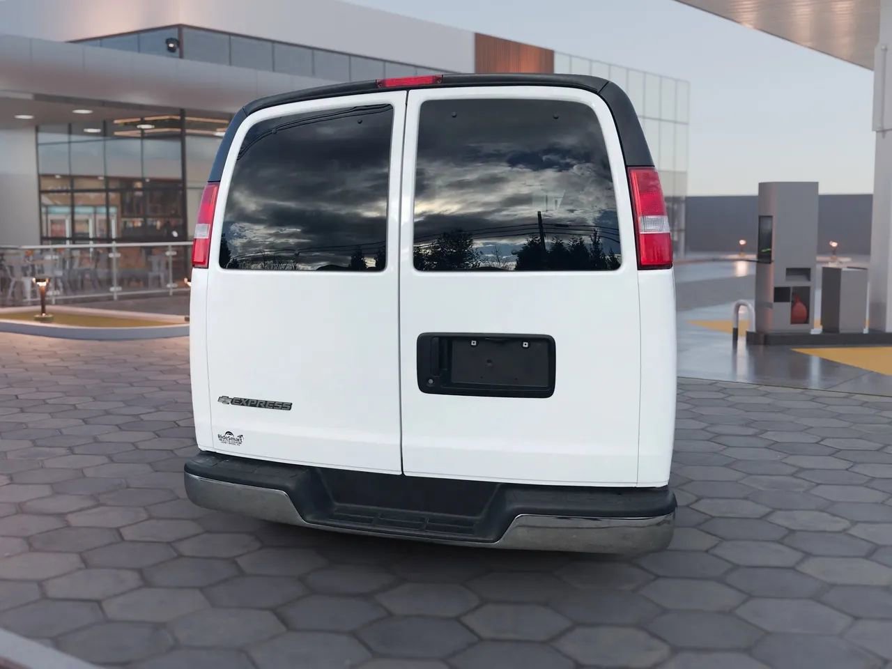 Used 2016 Chevrolet Express 3500 LT w/ LT Preferred Equipment Group image 8