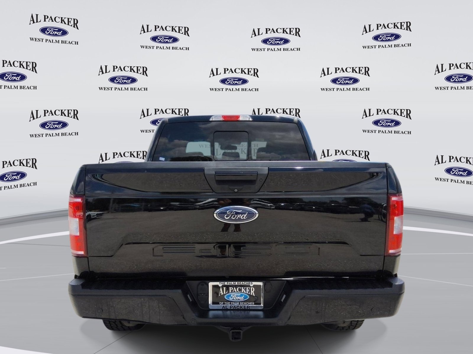 Used 2018 Ford F150 XLT w/ Equipment Group 302A Luxury RWD image 3