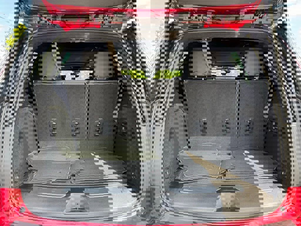 Used 2025 Cadillac Escalade V image 36