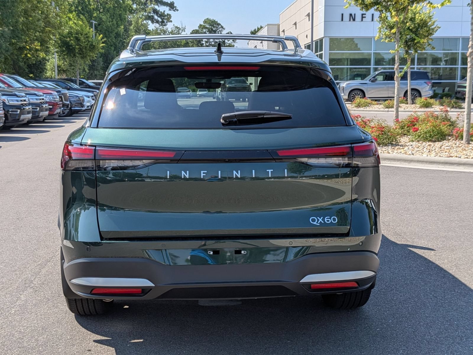 Used 2026 INFINITI QX60 Luxe w/ Cargo Package FWD image 4
