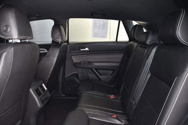 Used 2023 Volkswagen Atlas Cross Sport SE FWD image 19