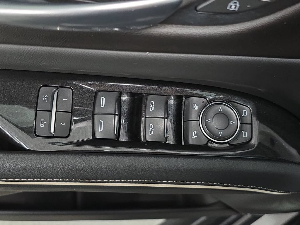 Used 2023 Cadillac Escalade ESV Luxury AWD/4WD image 23
