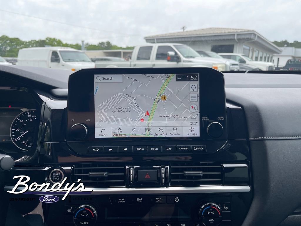 Used 2024 Nissan Pathfinder SL w/ SL Premium Package image 5