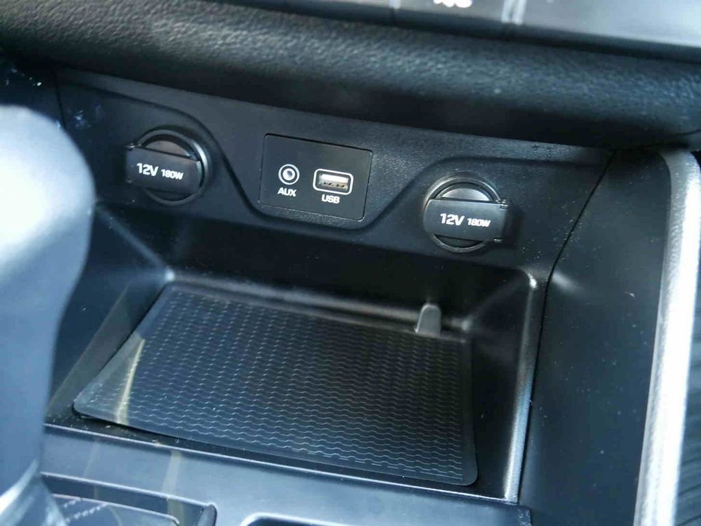 Used 2020 Hyundai Tucson SE w/ Winter Weather Package image 32