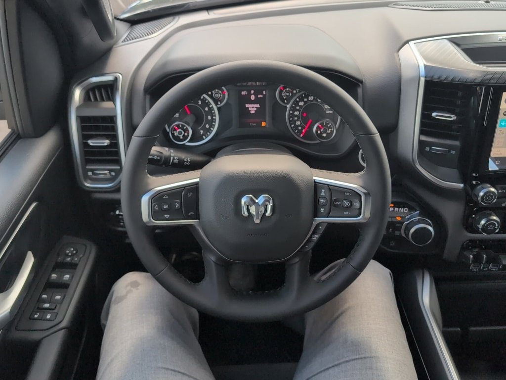 New 2025 RAM 1500 4x4 Crew Cab image 25