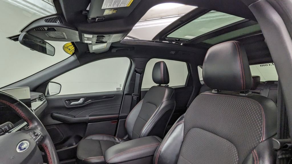 Certified 2023 Ford Escape ST-Line w/ Tech Pack #1 image 3