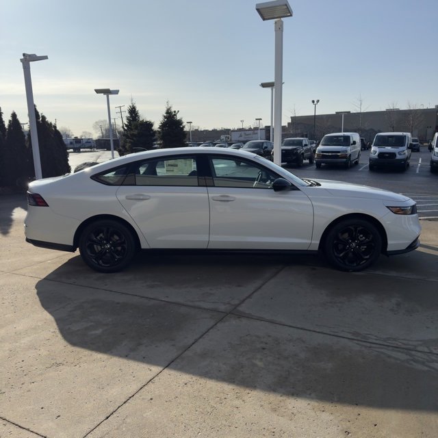 Certified 2025 Honda Accord SE image 2