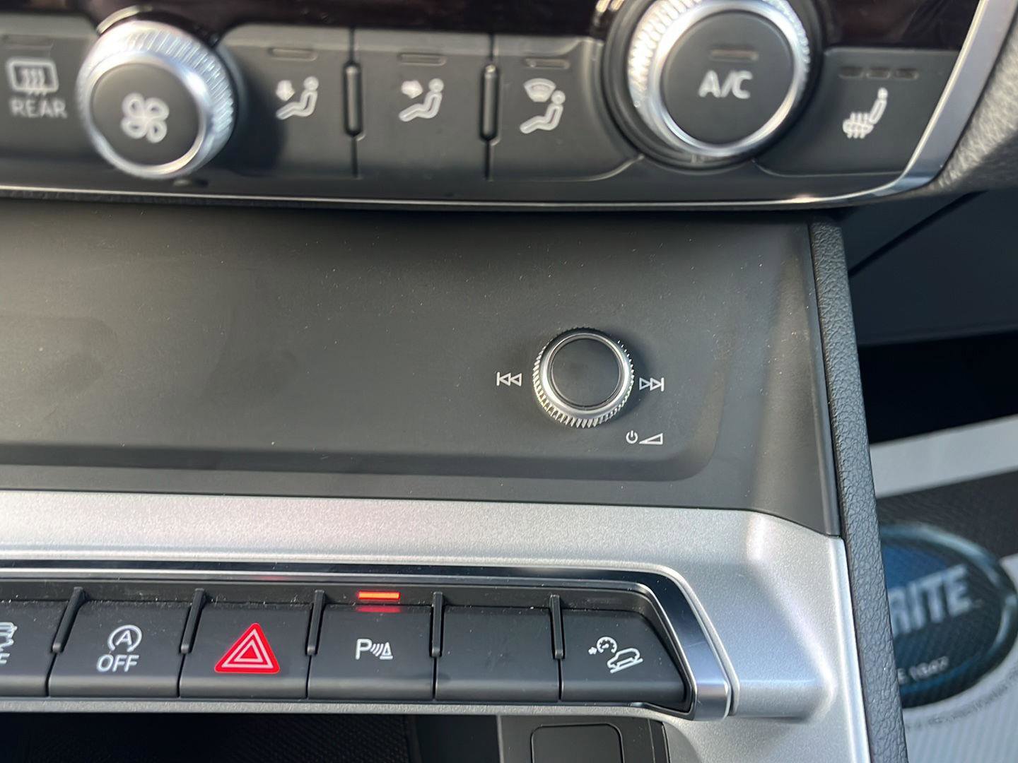 Used 2025 Audi Q3 2.0T Premium image 19