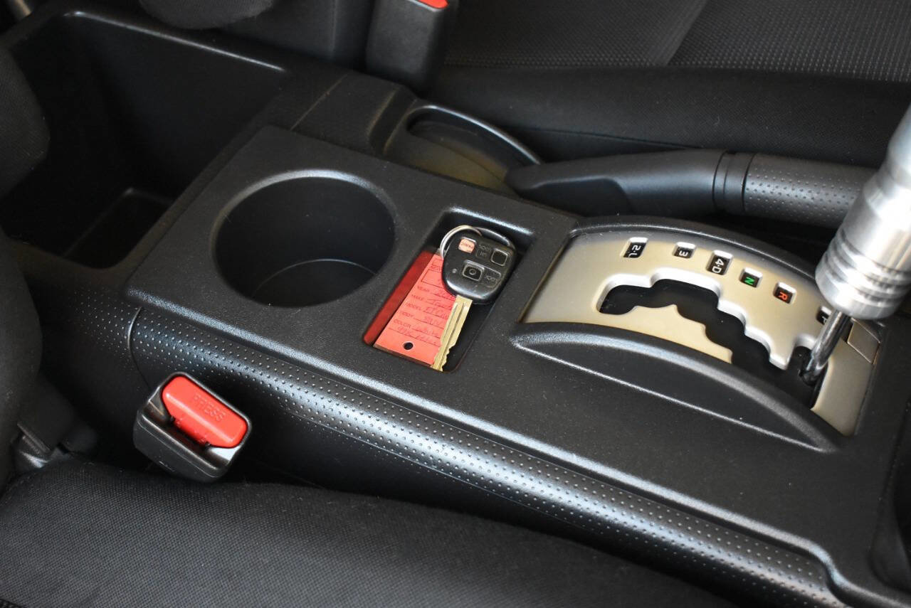 Used 2010 Toyota FJ Cruiser 4WD image 41